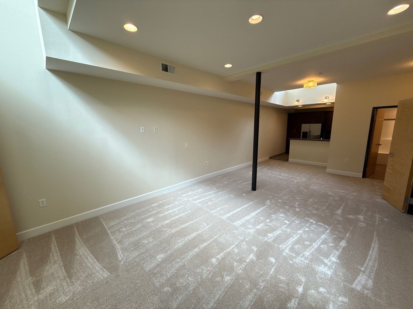 High-End Bi-Level Loft: 1 Bedroom + 2 Full Baths in the Heart of Salem, AVAILABLE NOW property image