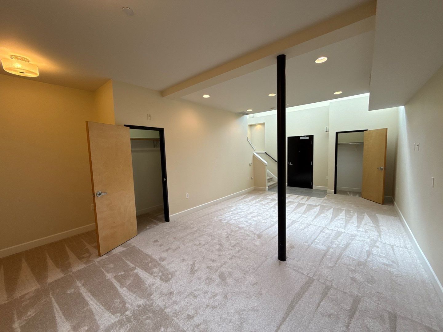 High-End Bi-Level Loft: 1 Bedroom + 2 Full Baths in the Heart of Salem, AVAILABLE NOW property image