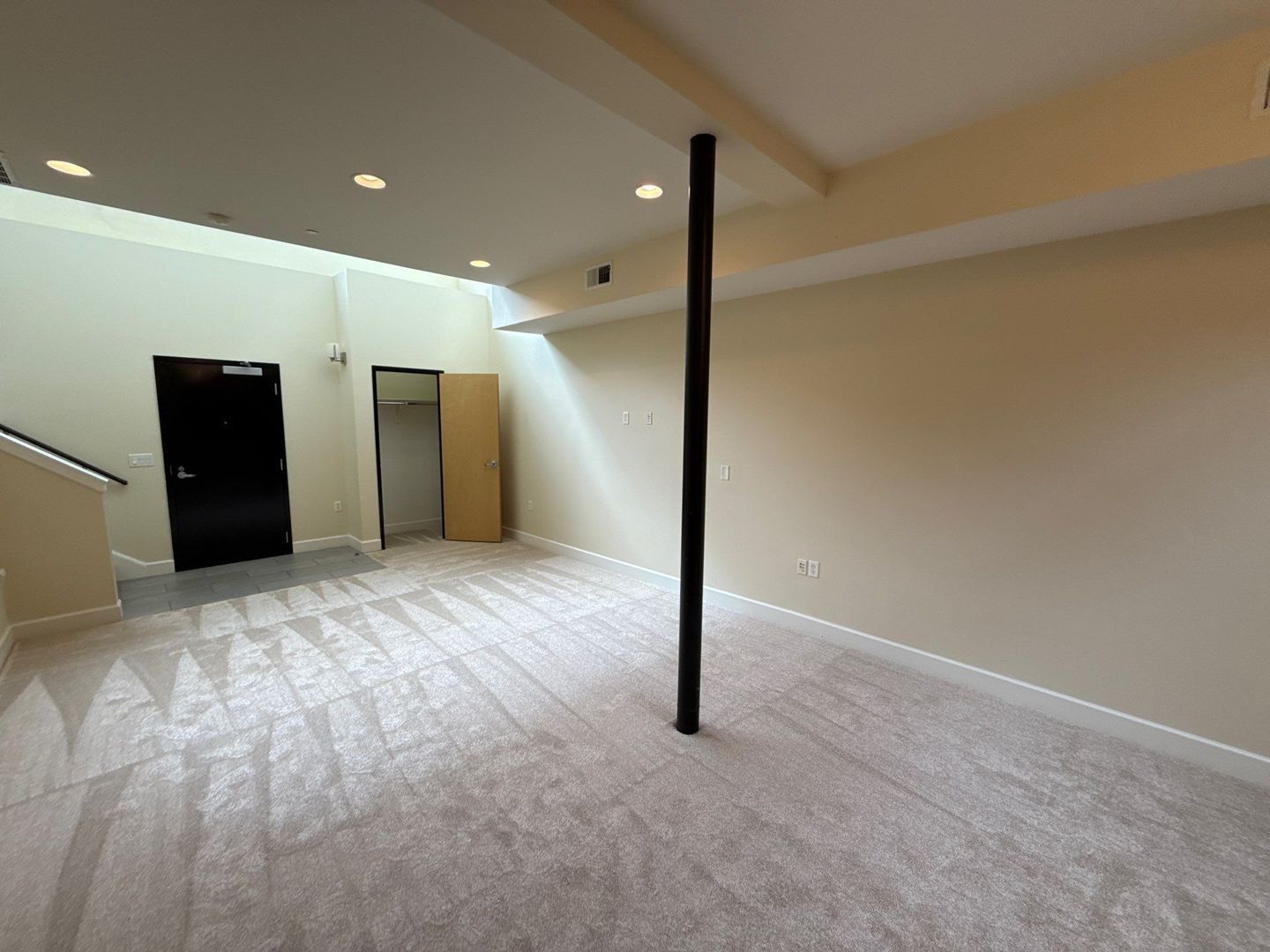 High-End Bi-Level Loft: 1 Bedroom + 2 Full Baths in the Heart of Salem, AVAILABLE NOW property image