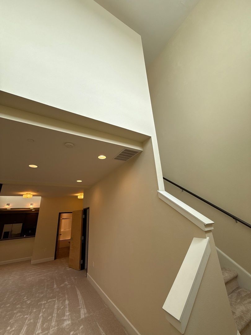 High-End Bi-Level Loft: 1 Bedroom + 2 Full Baths in the Heart of Salem, AVAILABLE NOW property image