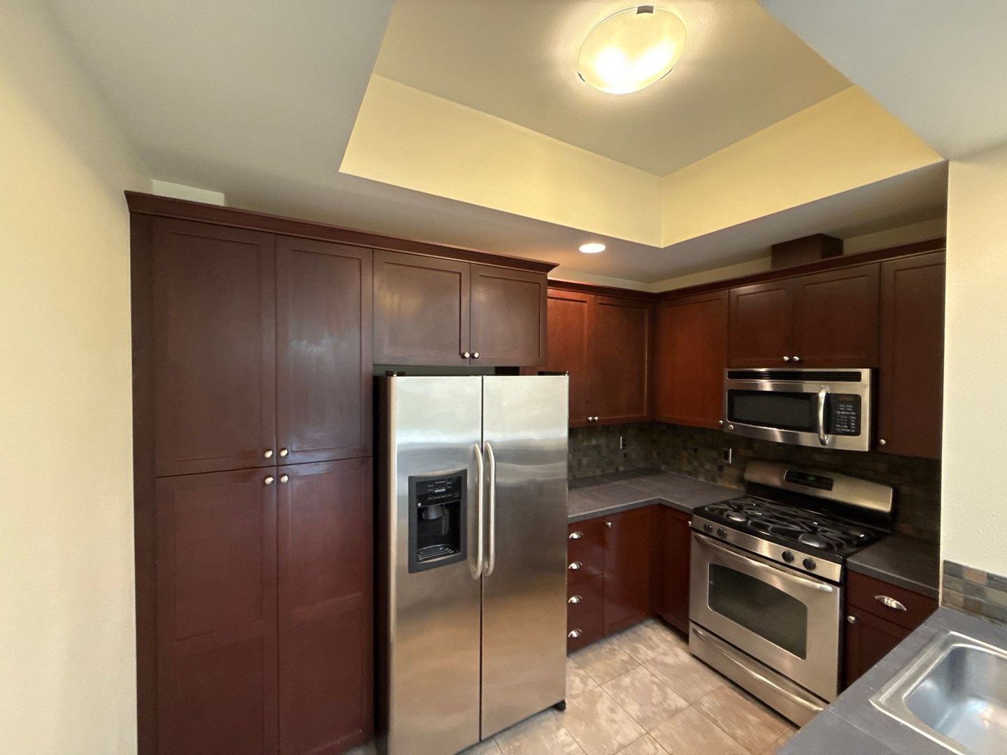 High-End Bi-Level Loft: 1 Bedroom + 2 Full Baths in the Heart of Salem, AVAILABLE NOW property image