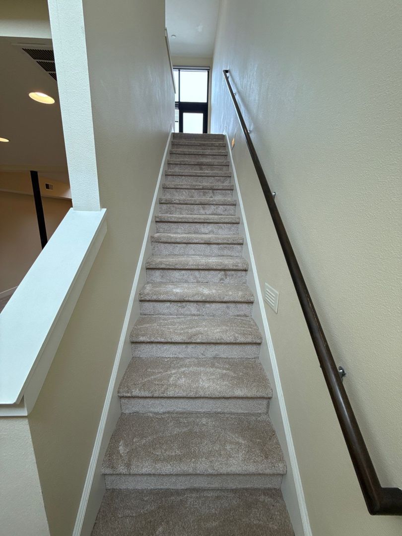 High-End Bi-Level Loft: 1 Bedroom + 2 Full Baths in the Heart of Salem, AVAILABLE NOW property image