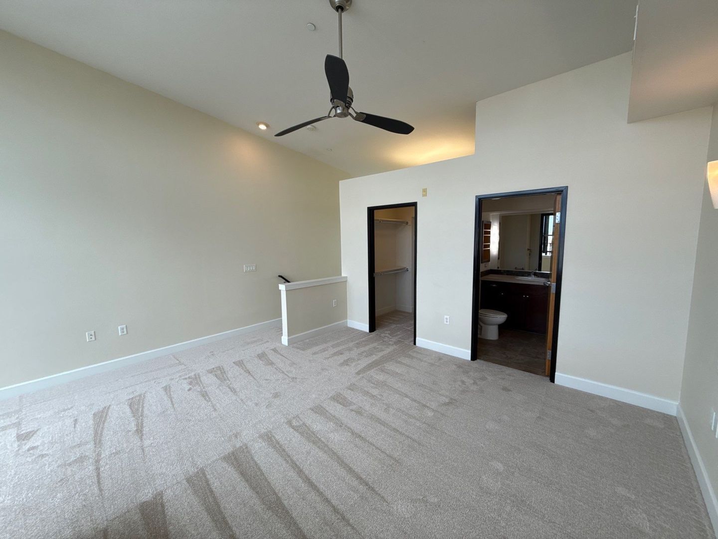 High-End Bi-Level Loft: 1 Bedroom + 2 Full Baths in the Heart of Salem, AVAILABLE NOW property image