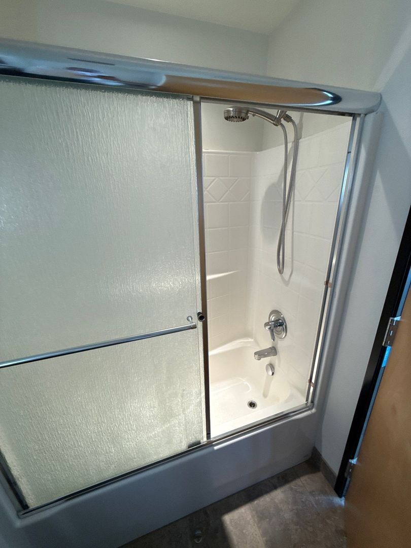 High-End Bi-Level Loft: 1 Bedroom + 2 Full Baths in the Heart of Salem, AVAILABLE NOW property image