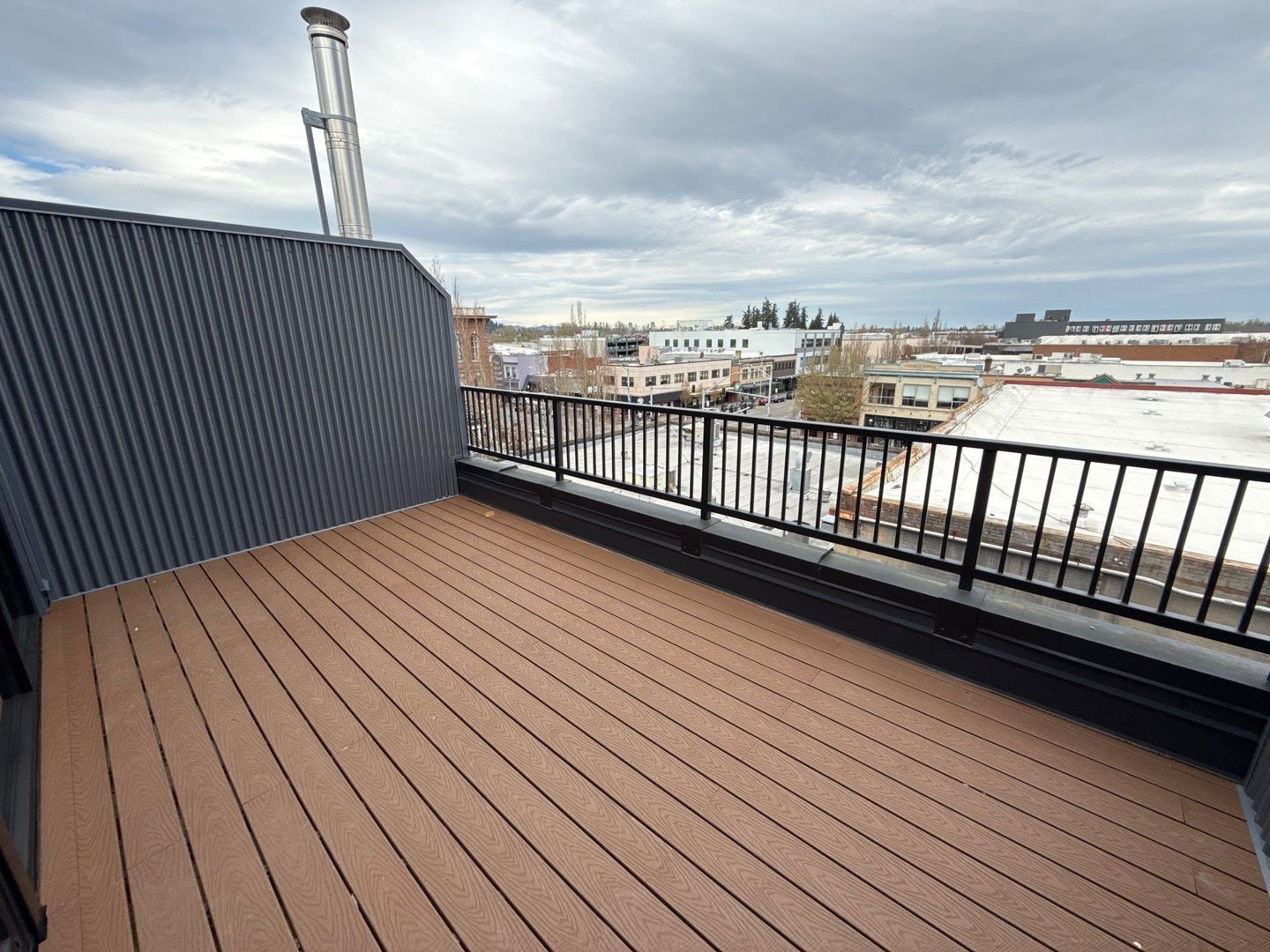 High-End Bi-Level Loft: 1 Bedroom + 2 Full Baths in the Heart of Salem, AVAILABLE NOW property image