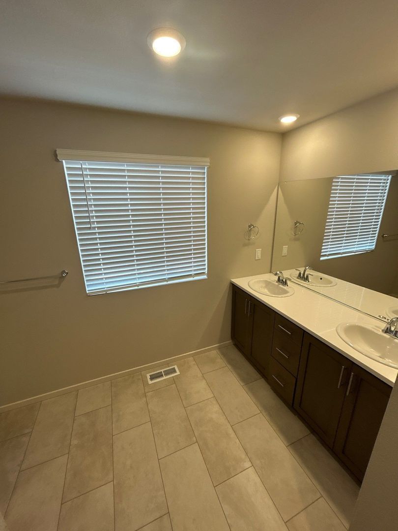 Spacious 4-Bed, 2.5-Bath 2-Story Home in Woodburn HOA Community — AVAILABLE NOW! property image