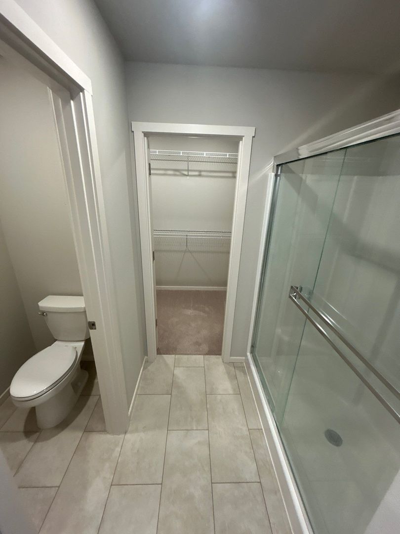 Spacious 4-Bed, 2.5-Bath 2-Story Home in Woodburn HOA Community — AVAILABLE NOW! property image