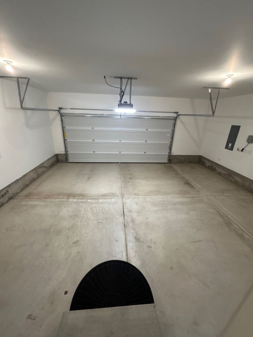 Spacious 4-Bed, 2.5-Bath 2-Story Home in Woodburn HOA Community — AVAILABLE NOW! property image