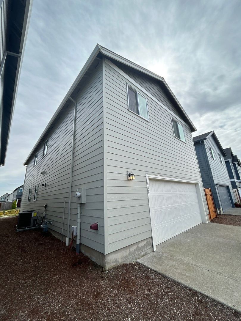 Spacious 4-Bed, 2.5-Bath 2-Story Home in Woodburn HOA Community — AVAILABLE NOW! property image