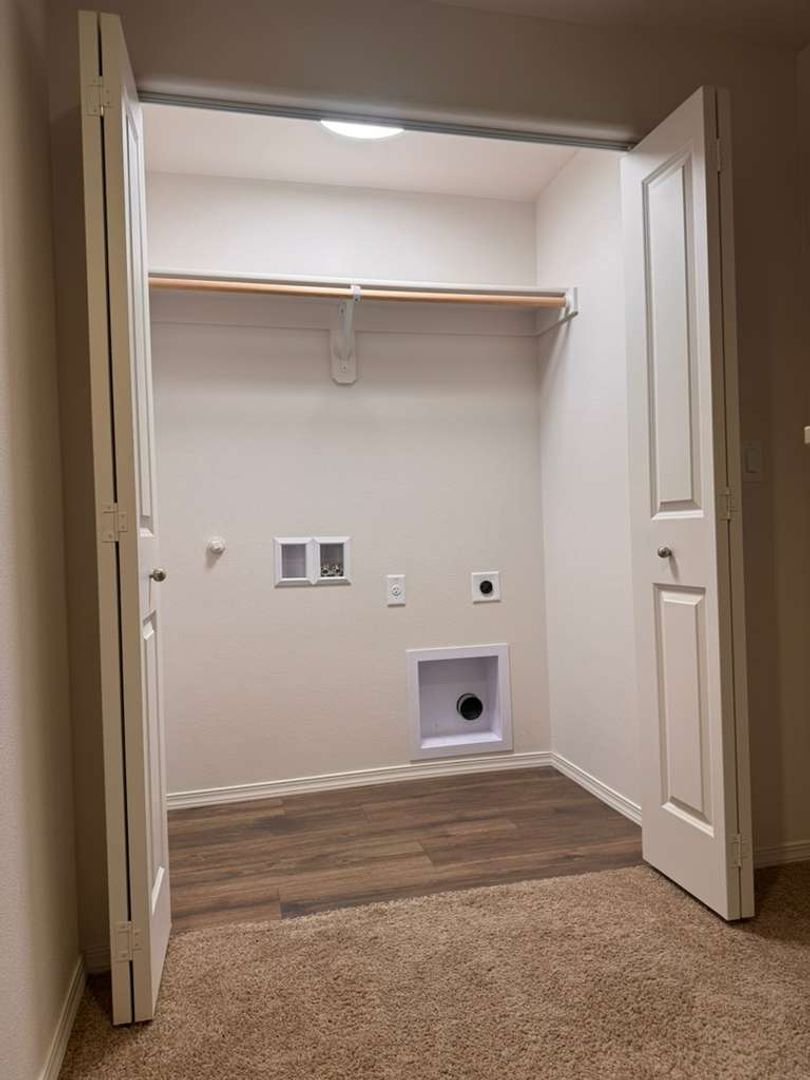 Eugene 3 Bed, 2.5 Bath, Single Family Home Pet Friendly, Fully Fenced Backyard, AVAILABLE NOW! property image