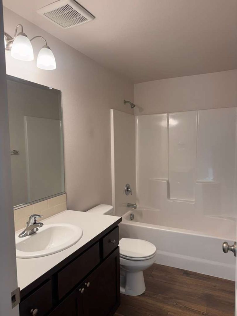 Eugene 3 Bed, 2.5 Bath, Single Family Home Pet Friendly, Fully Fenced Backyard, AVAILABLE NOW! property image