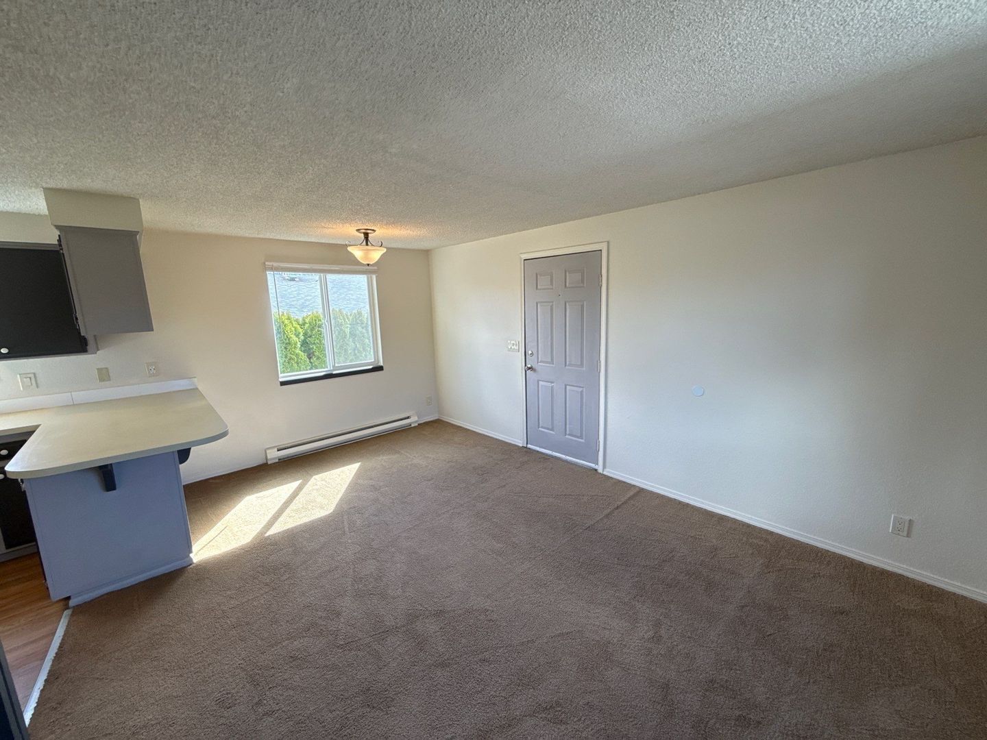 SE Salem, 1 Bed, 1 Bath, 2nd Floor Apartment, W/S/G Paid, AVAILABLE NOW! property image