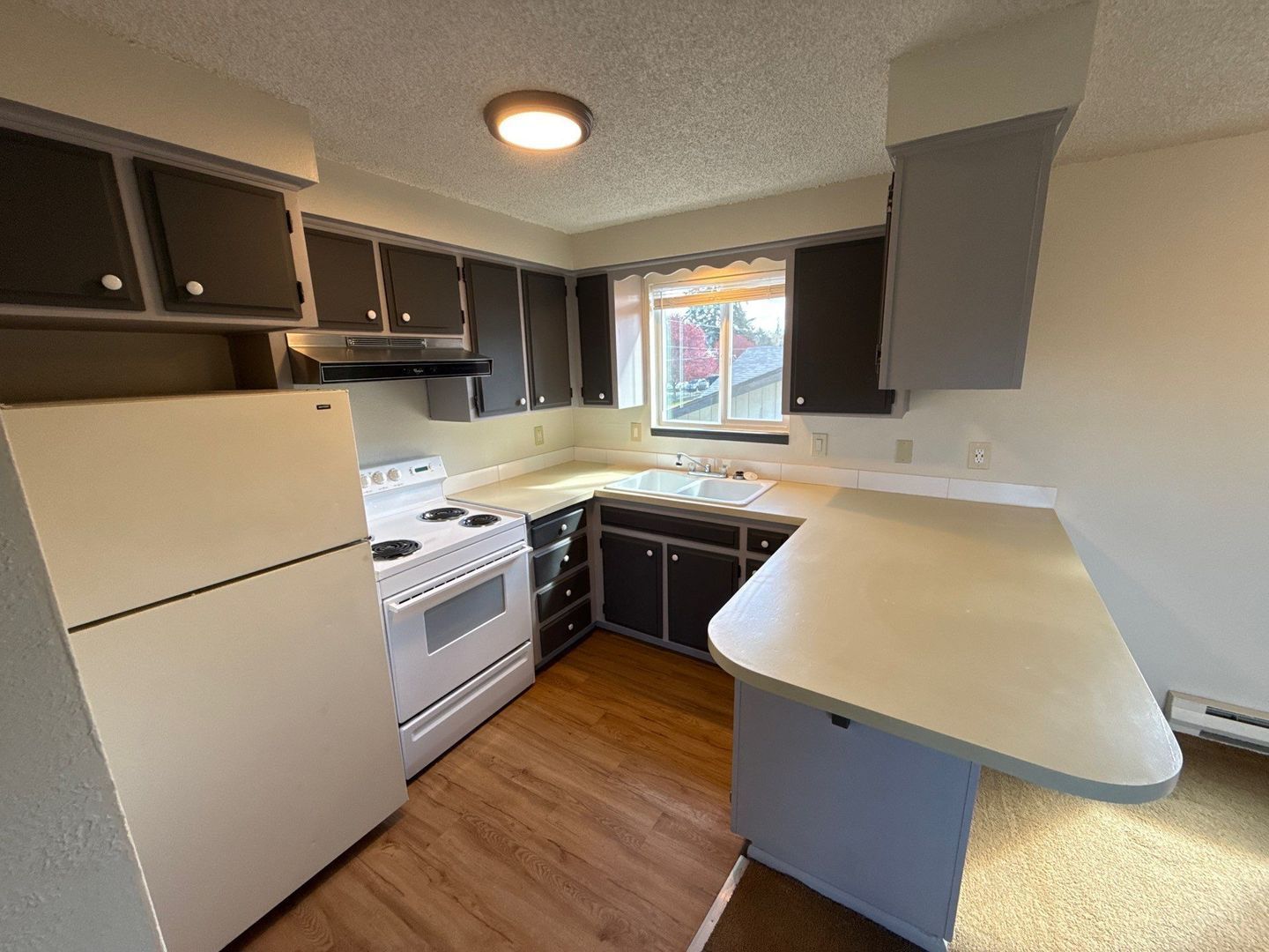 SE Salem, 1 Bed, 1 Bath, 2nd Floor Apartment, W/S/G Paid, AVAILABLE NOW! property image