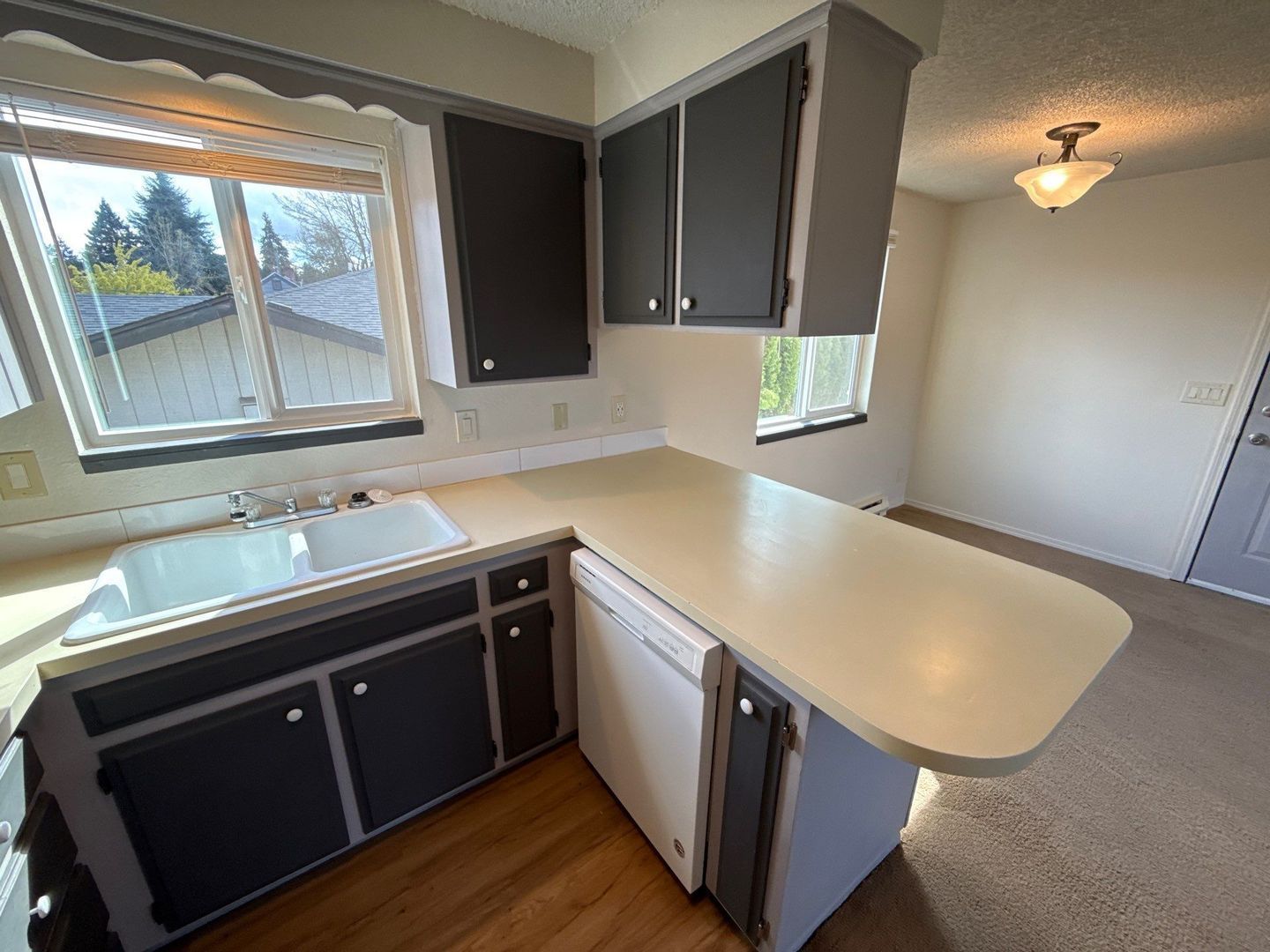 SE Salem, 1 Bed, 1 Bath, 2nd Floor Apartment, W/S/G Paid, AVAILABLE NOW! property image