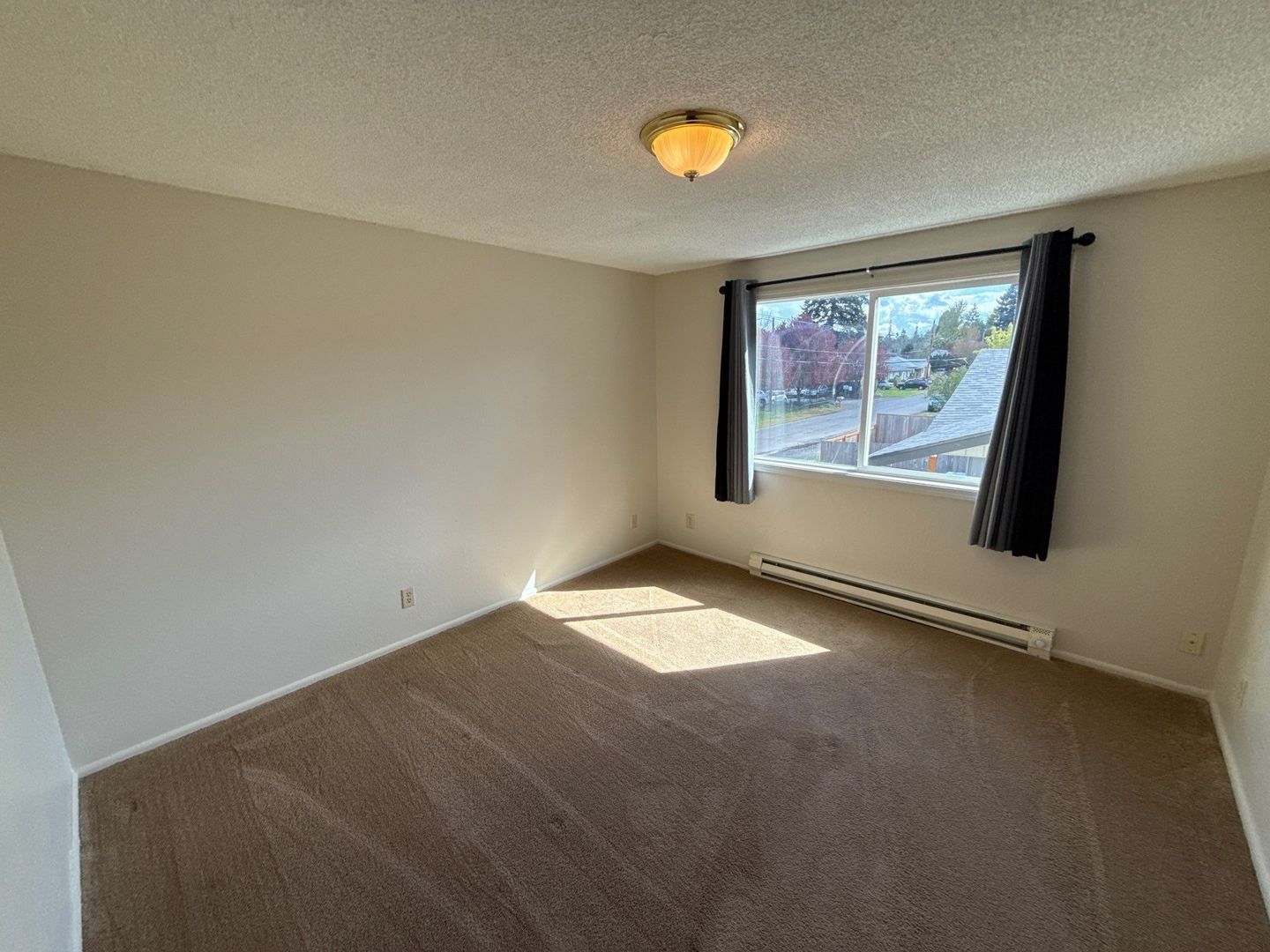 SE Salem, 1 Bed, 1 Bath, 2nd Floor Apartment, W/S/G Paid, AVAILABLE NOW! property image