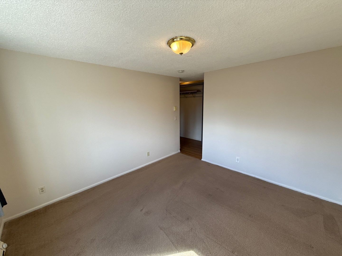 SE Salem, 1 Bed, 1 Bath, 2nd Floor Apartment, W/S/G Paid, AVAILABLE NOW! property image