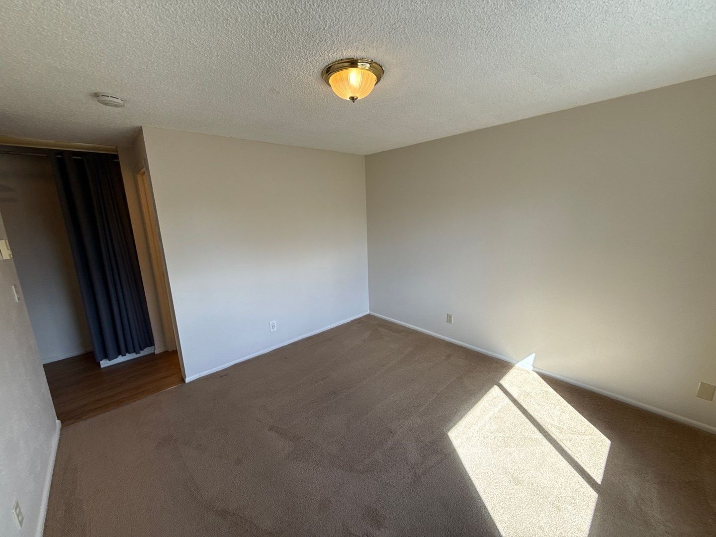 SE Salem, 1 Bed, 1 Bath, 2nd Floor Apartment, W/S/G Paid, AVAILABLE NOW! property image