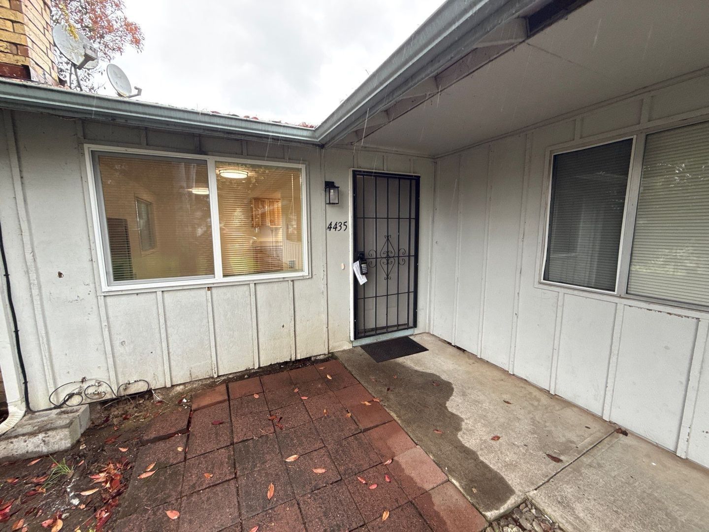SE Salem Fully Remodeled 2 Bed, 1 Bath, Duplex, w/Washer & Dryer Hook-Ups, AVAILABLE NOW! property image