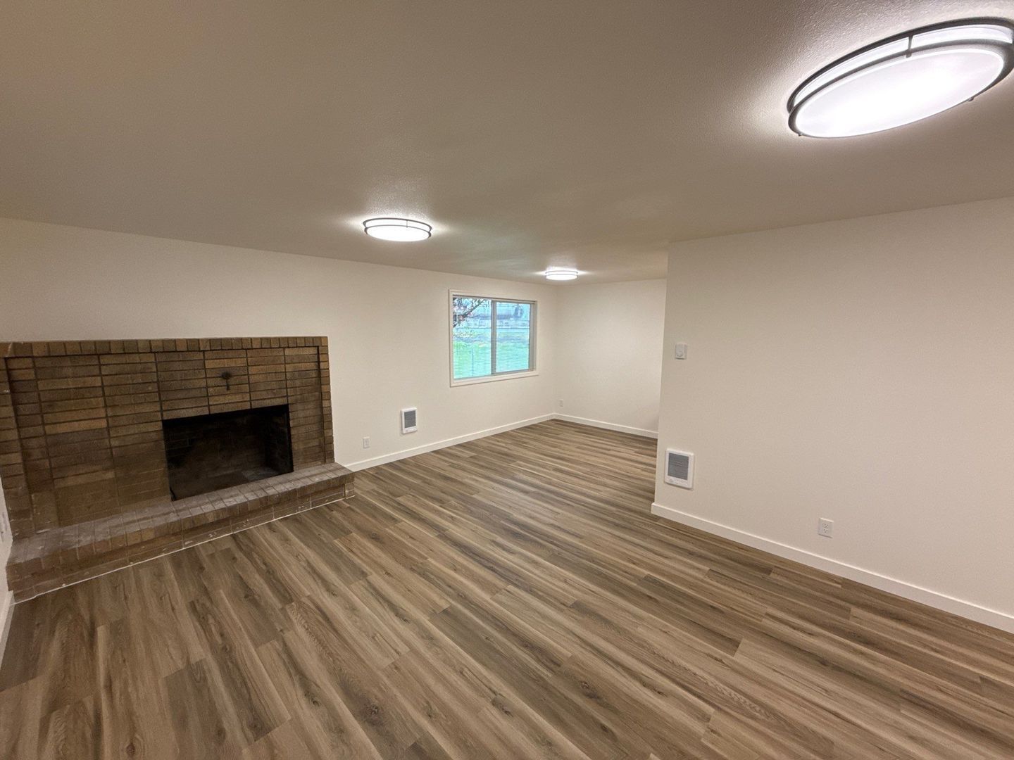 SE Salem Fully Remodeled 2 Bed, 1 Bath, Duplex, w/Washer & Dryer Hook-Ups, AVAILABLE NOW! property image