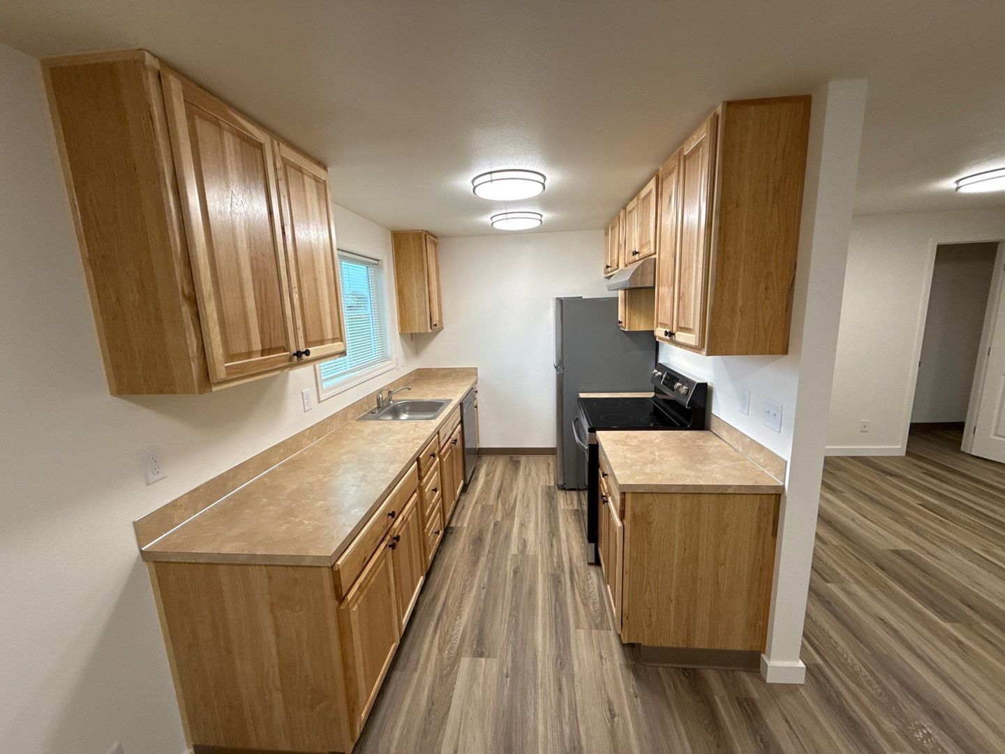 SE Salem Fully Remodeled 2 Bed, 1 Bath, Duplex, w/Washer & Dryer Hook-Ups, AVAILABLE NOW! property image