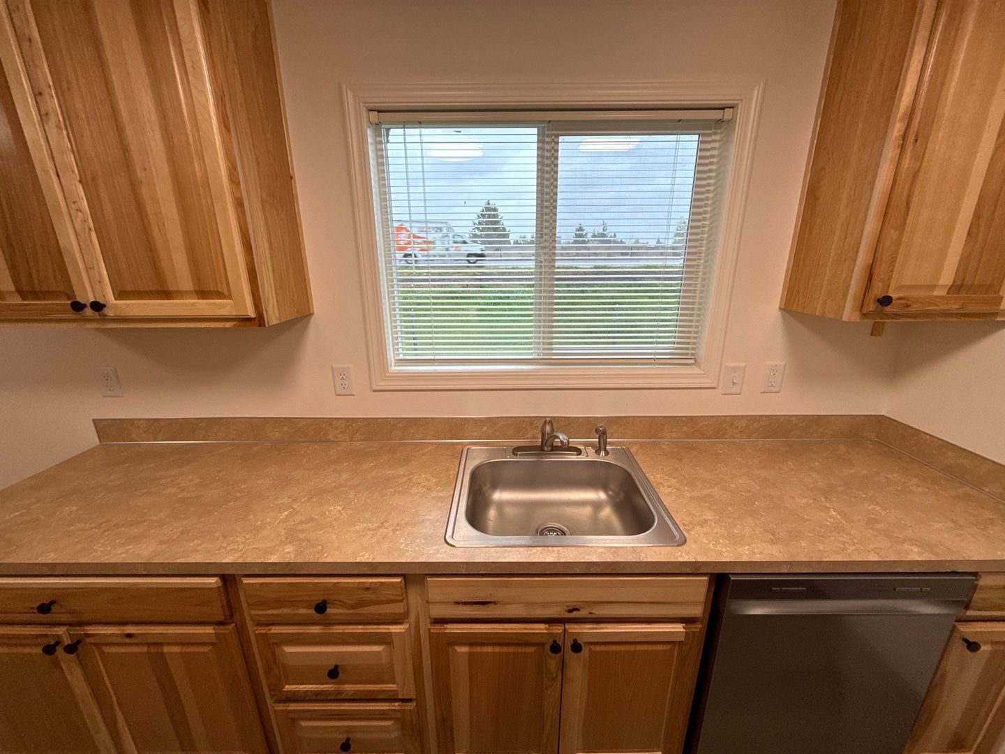 SE Salem Fully Remodeled 2 Bed, 1 Bath, Duplex, w/Washer & Dryer Hook-Ups, AVAILABLE NOW! property image