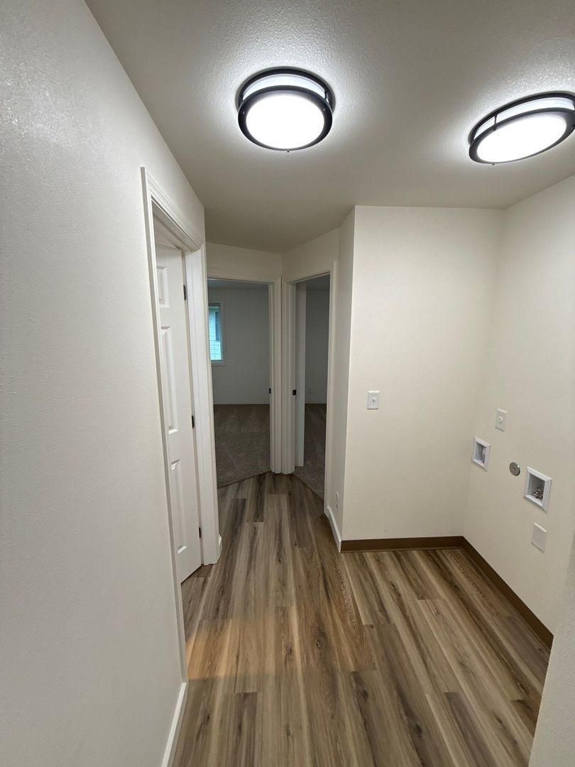 SE Salem Fully Remodeled 2 Bed, 1 Bath, Duplex, w/Washer & Dryer Hook-Ups, AVAILABLE NOW! property image