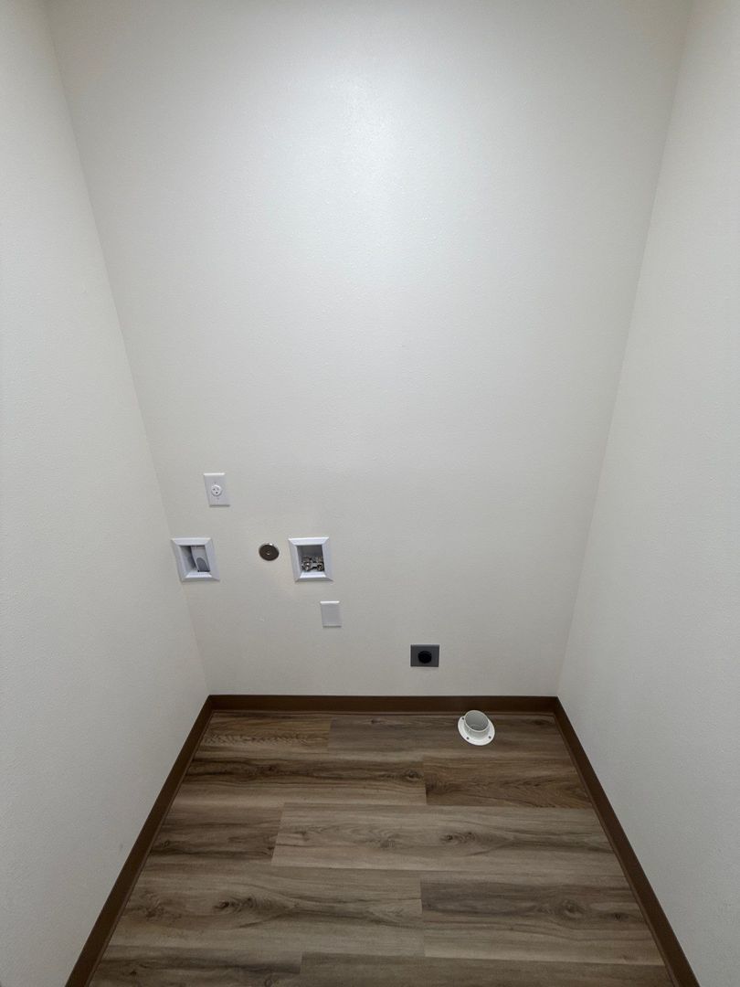 SE Salem Fully Remodeled 2 Bed, 1 Bath, Duplex, w/Washer & Dryer Hook-Ups, AVAILABLE NOW! property image