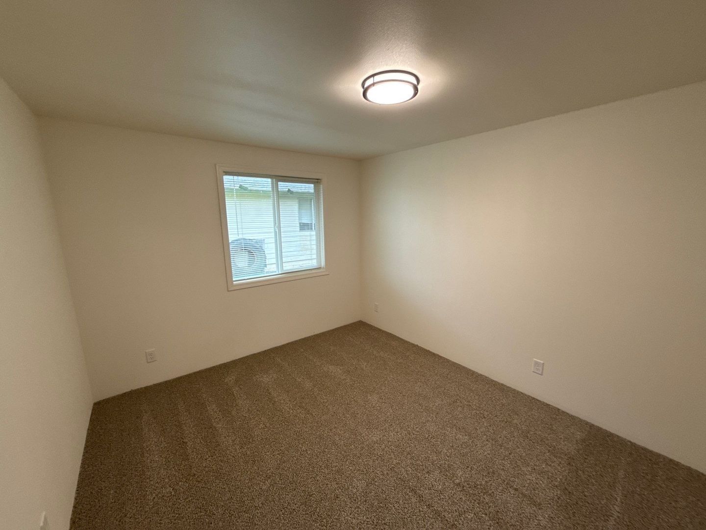 SE Salem Fully Remodeled 2 Bed, 1 Bath, Duplex, w/Washer & Dryer Hook-Ups, AVAILABLE NOW! property image