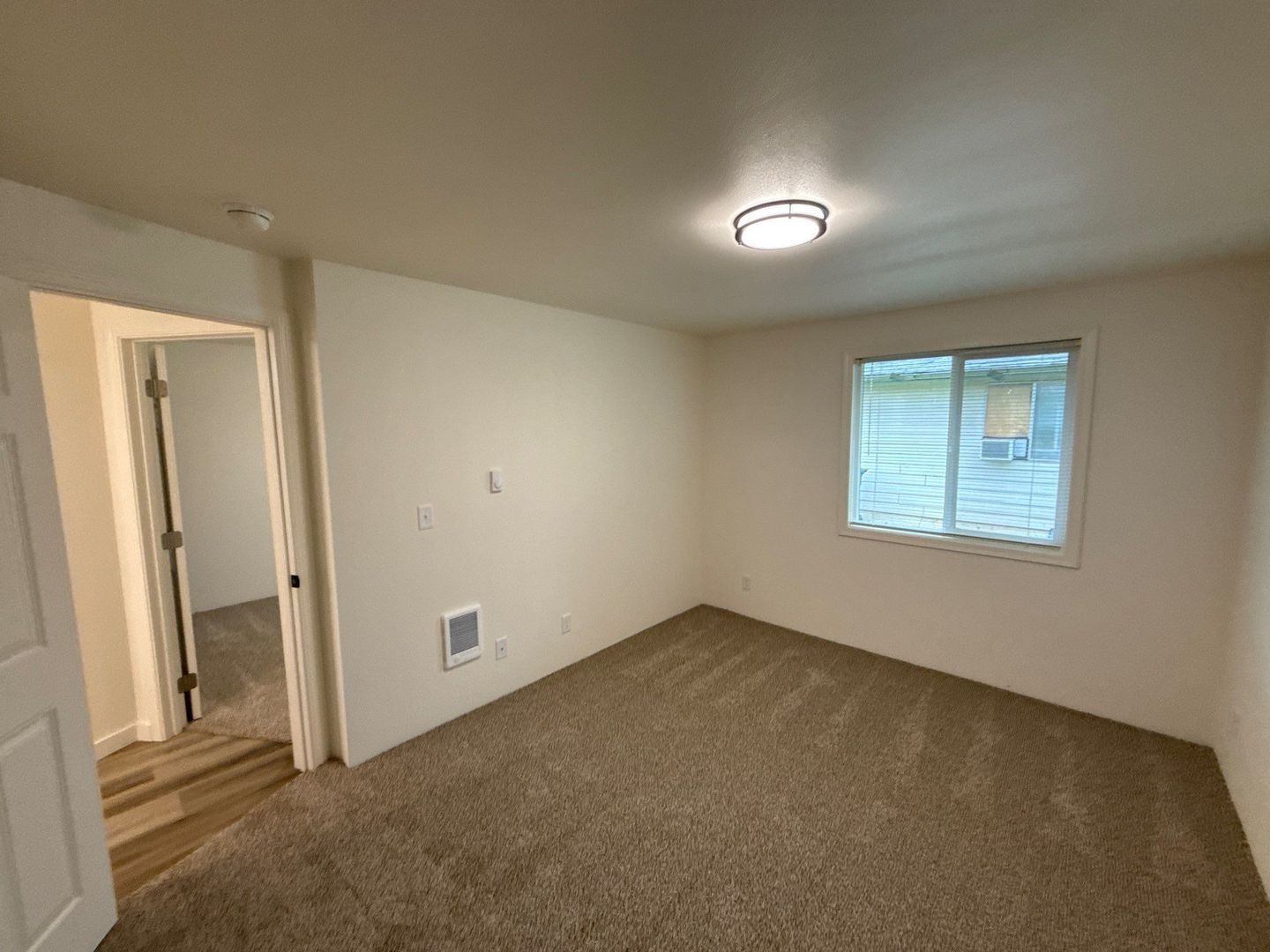SE Salem Fully Remodeled 2 Bed, 1 Bath, Duplex, w/Washer & Dryer Hook-Ups, AVAILABLE NOW! property image