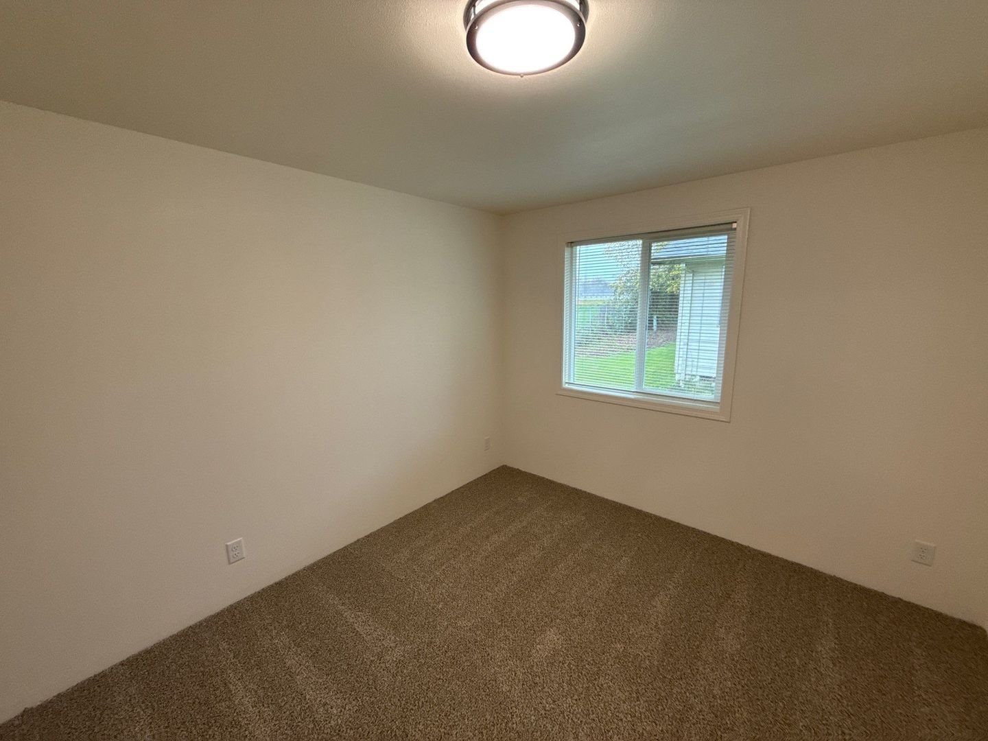SE Salem Fully Remodeled 2 Bed, 1 Bath, Duplex, w/Washer & Dryer Hook-Ups, AVAILABLE NOW! property image