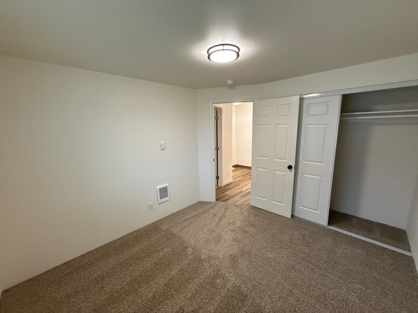SE Salem Fully Remodeled 2 Bed, 1 Bath, Duplex, w/Washer & Dryer Hook-Ups, AVAILABLE NOW! property image