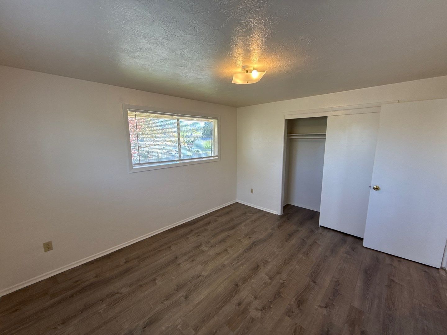 SE Salem 2 Bed 1 Bath 2nd Floor, Apartment, W/S/G Paid, AVAILABLE NOW! property image