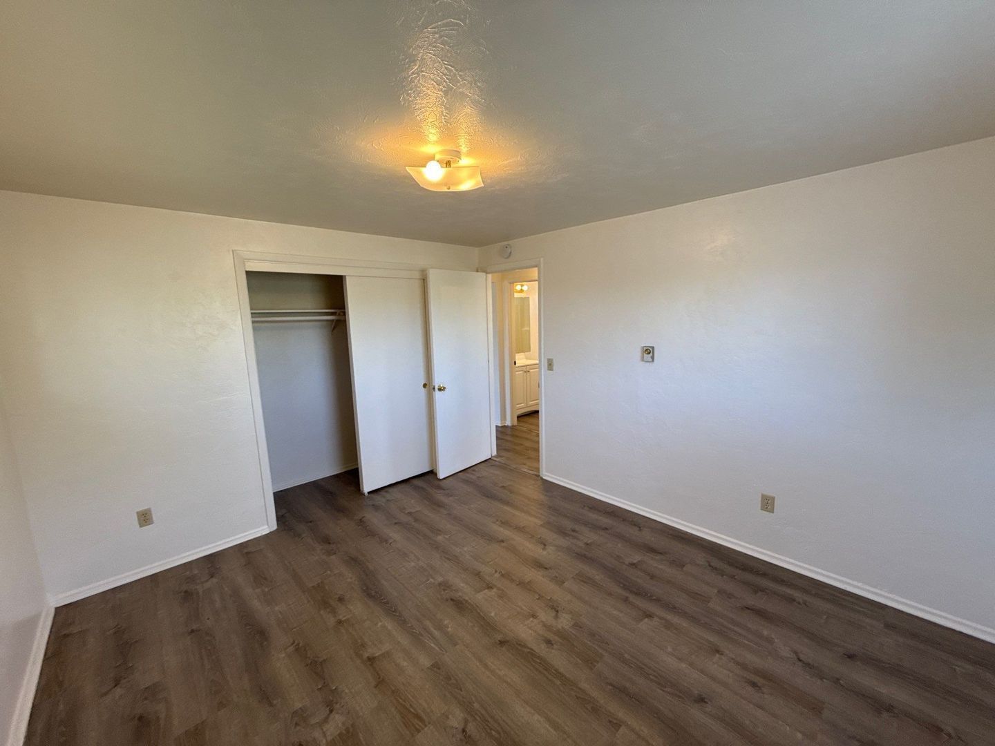 SE Salem 2 Bed 1 Bath 2nd Floor, Apartment, W/S/G Paid, AVAILABLE NOW! property image