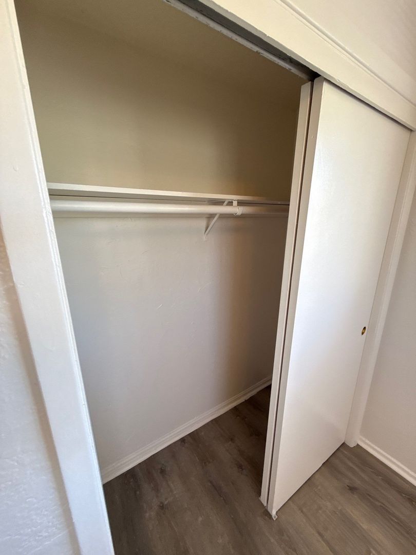 SE Salem 2 Bed 1 Bath 2nd Floor, Apartment, W/S/G Paid, AVAILABLE NOW! property image