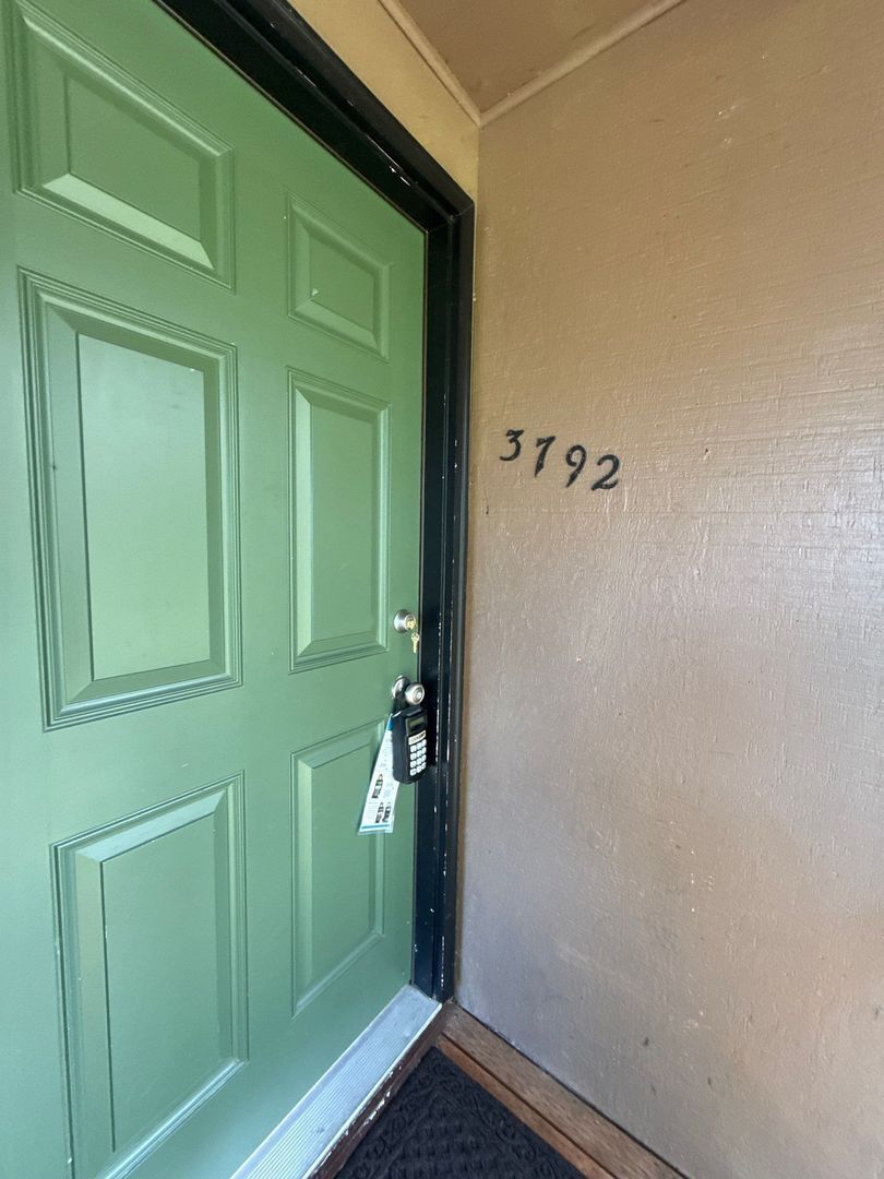 $1,095 First 3 Months, NE Salem, 2 Bed, 1 Bath, 2nd Floor Apartment, AVAILABLE NOW! property image