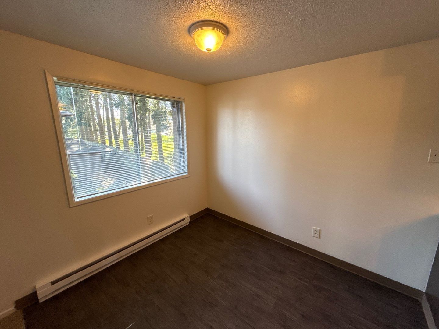 $1,095 First 3 Months, NE Salem, 2 Bed, 1 Bath, 2nd Floor Apartment, AVAILABLE NOW! property image