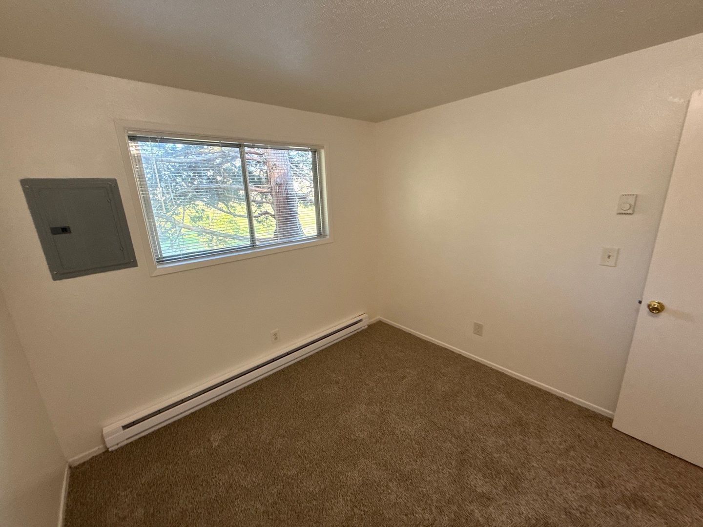 $1,095 First 3 Months, NE Salem, 2 Bed, 1 Bath, 2nd Floor Apartment, AVAILABLE NOW! property image