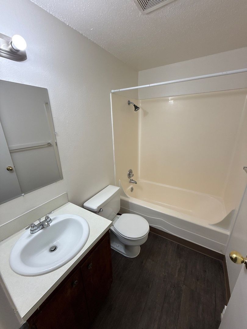 $1,095 First 3 Months, NE Salem, 2 Bed, 1 Bath, 2nd Floor Apartment, AVAILABLE NOW! property image