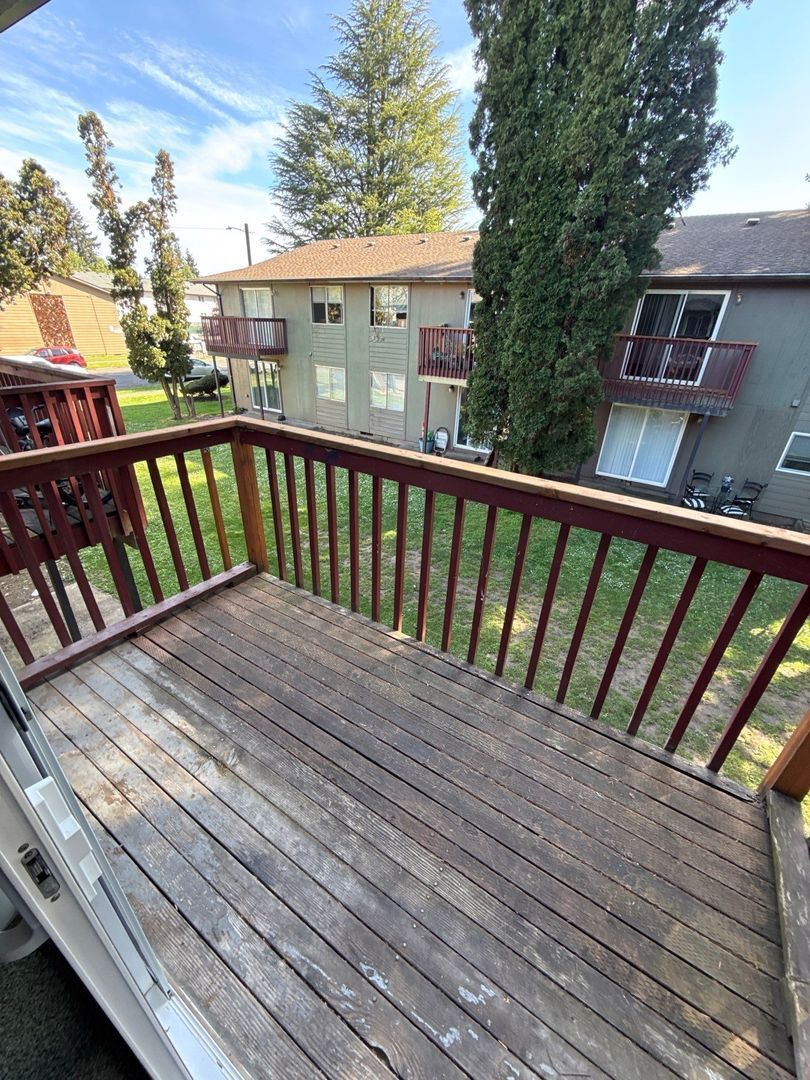 $1,095 First 3 Months, NE Salem, 2 Bed, 1 Bath, 2nd Floor Apartment, AVAILABLE NOW! property image