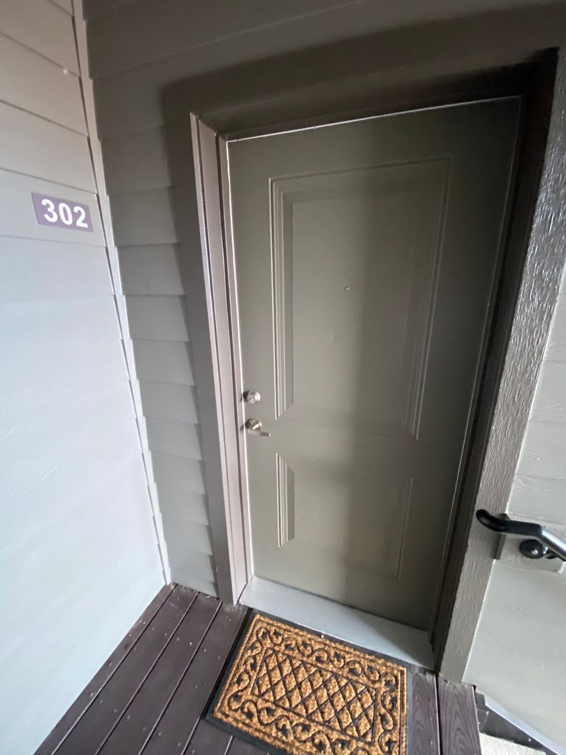 $99 Move-In & $1,400 Special | 3rd Floor 2BR/2BA NE Salem | AC | COMING SOON property image