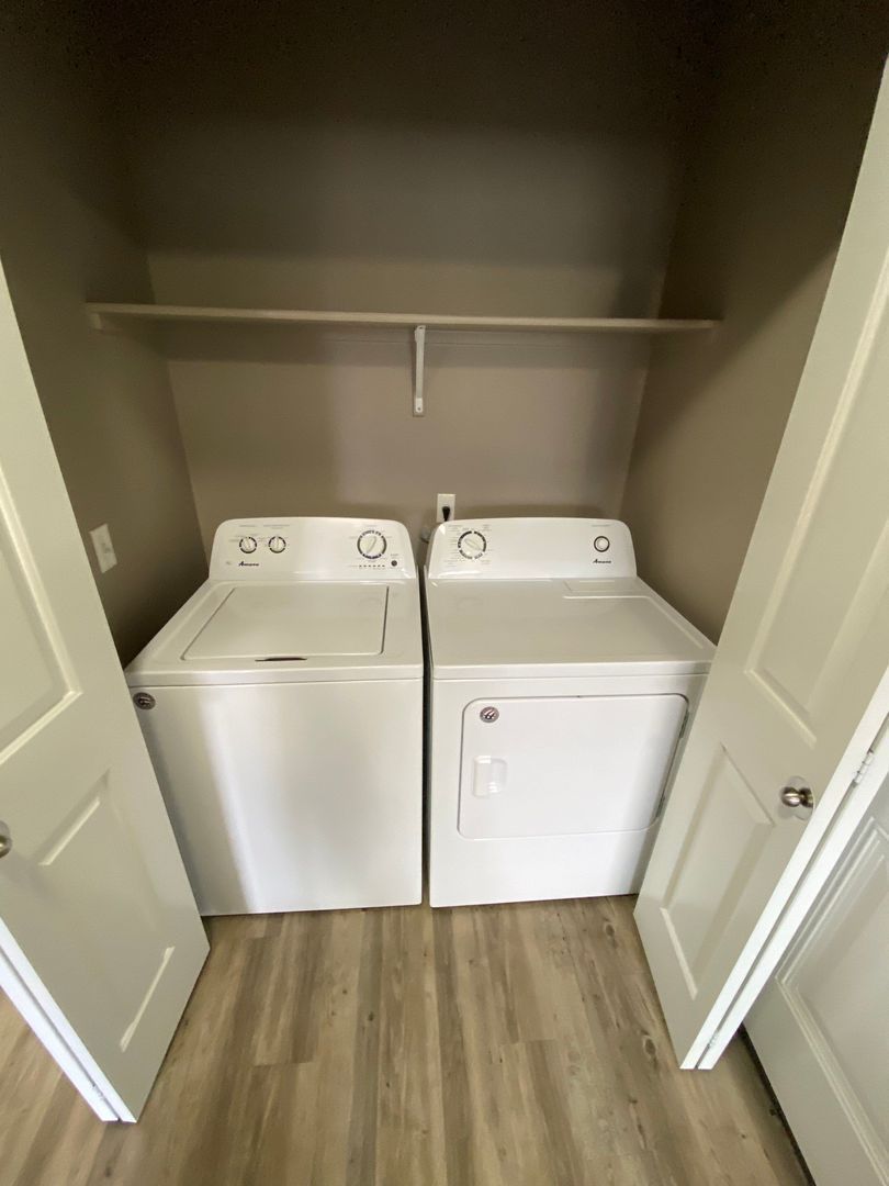 $99 Move-In & $1,400 Special | 3rd Floor 2BR/2BA NE Salem | AC | COMING SOON property image