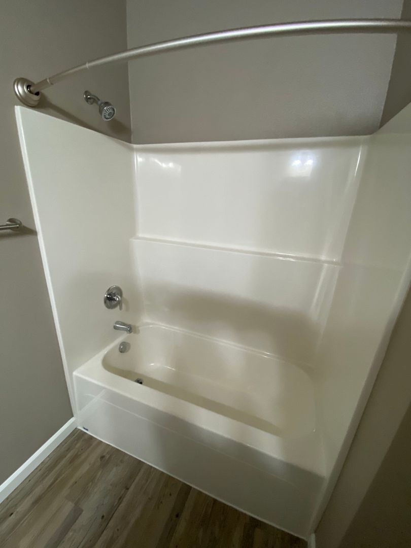 $99 Move-In & $1,400 Special | 3rd Floor 2BR/2BA NE Salem | AC | COMING SOON property image