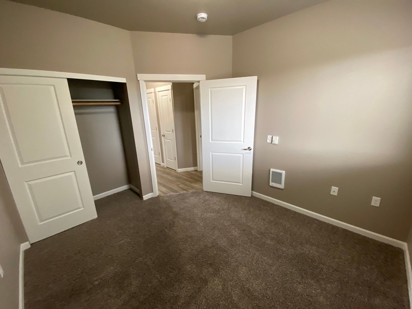 $99 Move-In & $1,400 Special | 3rd Floor 2BR/2BA NE Salem | AC | COMING SOON property image