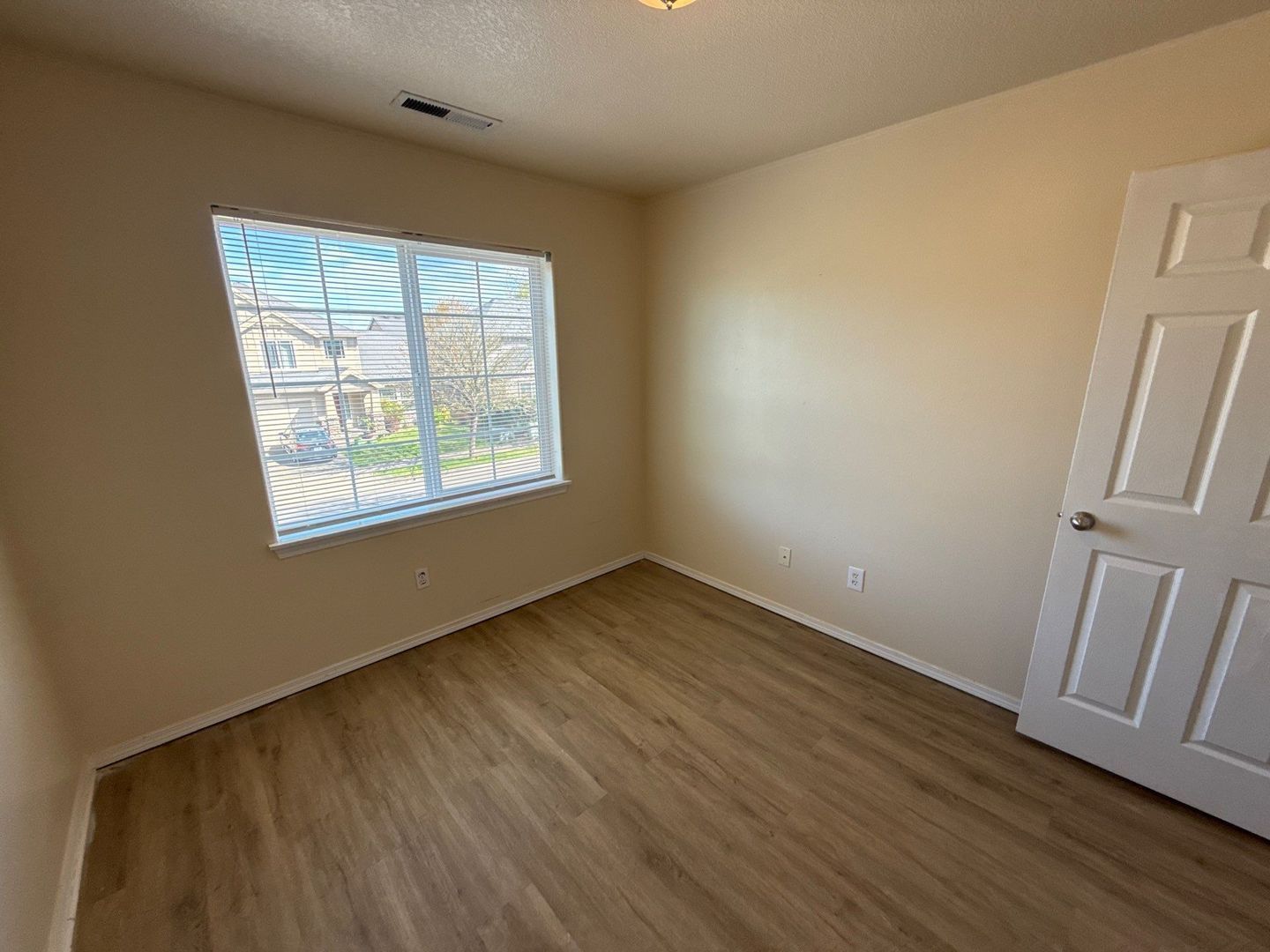 Albany 4 Bed, 2.5 Bath, Single Family Home, AVAILABLE NOW! property image