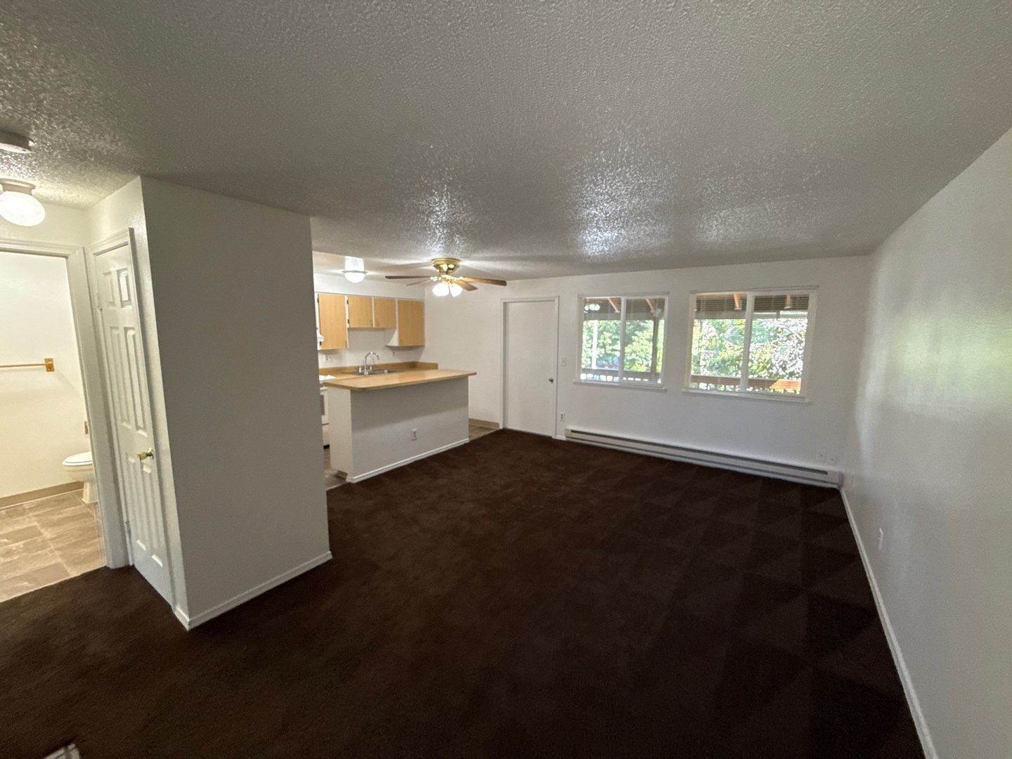 $1,025 First 3 Months, S Salem, 1 Bed, 1 Bath, 2nd Floor Apartment, Laundry On Site, AVAILABLE NOW! property image