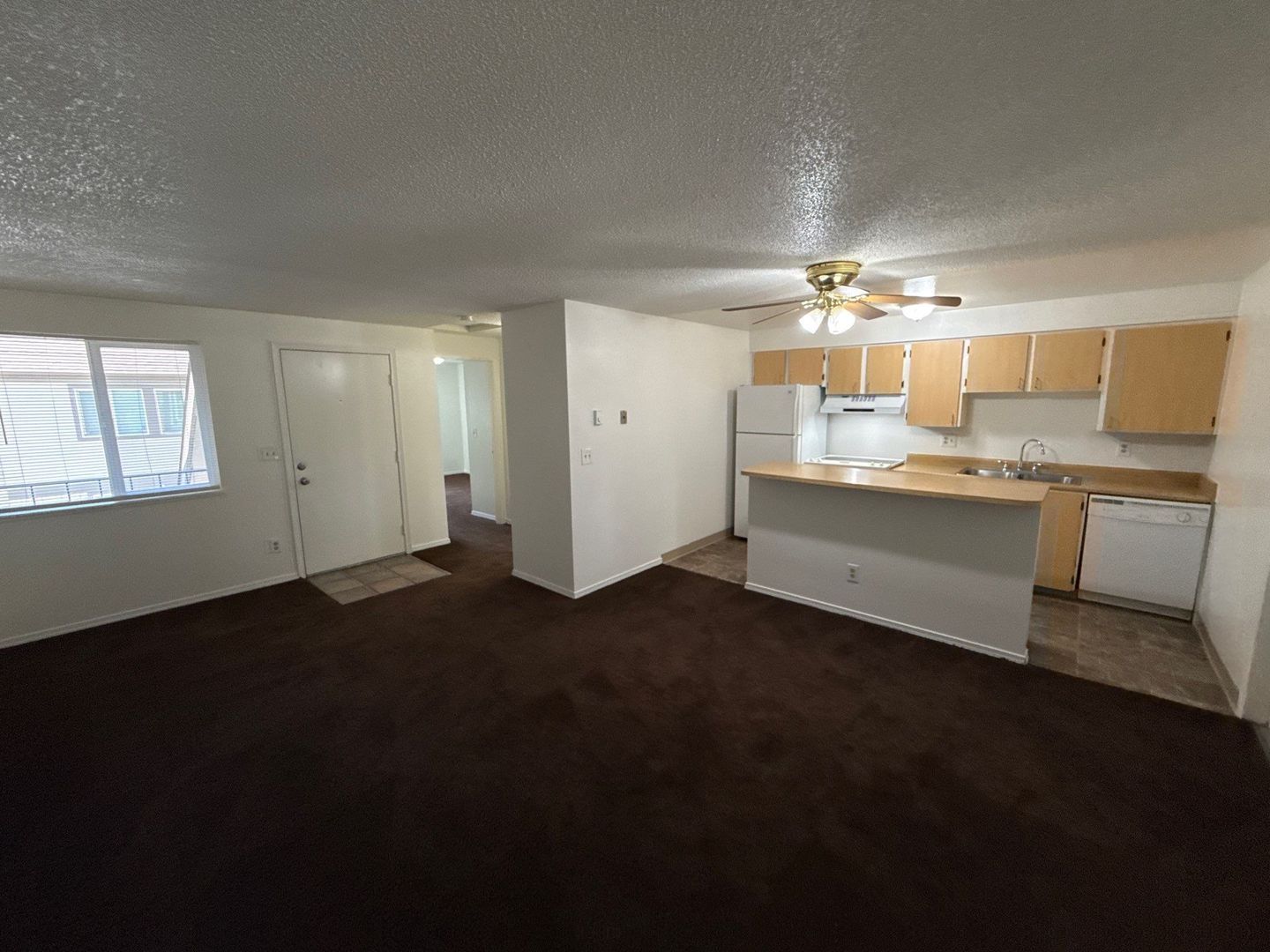 $1,025 First 3 Months, S Salem, 1 Bed, 1 Bath, 2nd Floor Apartment, Laundry On Site, AVAILABLE NOW! property image