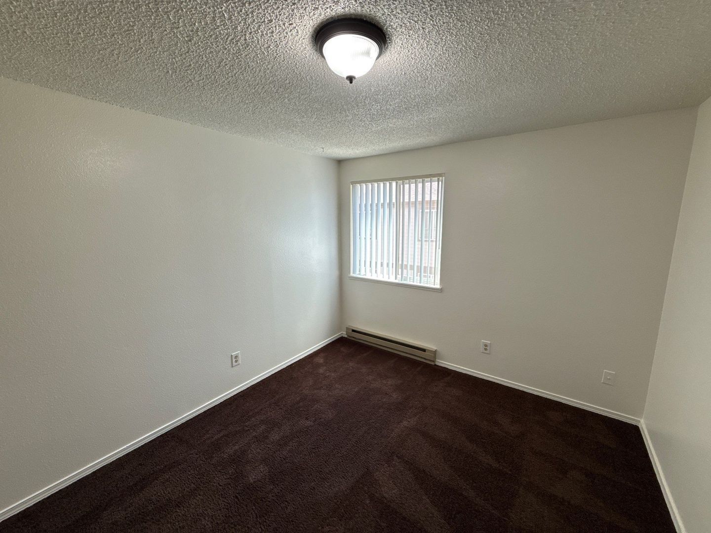 $1,025 First 3 Months, S Salem, 1 Bed, 1 Bath, 2nd Floor Apartment, Laundry On Site, AVAILABLE NOW! property image