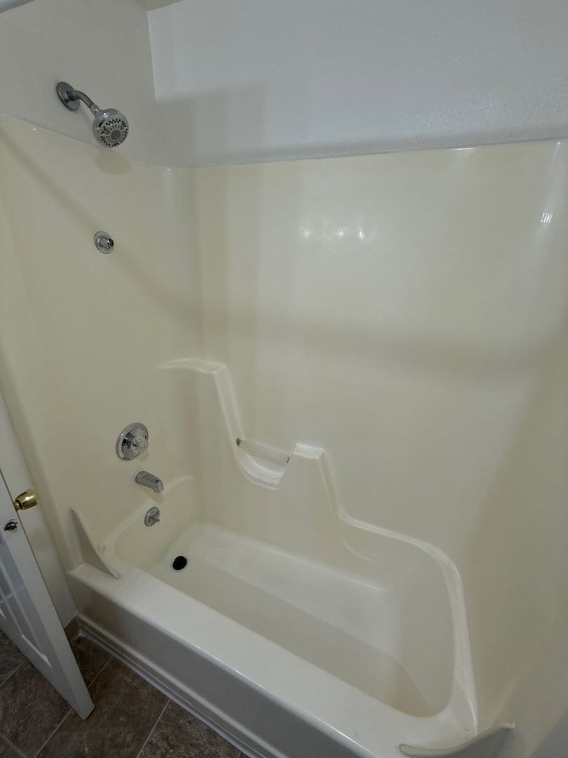 $1,025 First 3 Months, S Salem, 1 Bed, 1 Bath, 2nd Floor Apartment, Laundry On Site, AVAILABLE NOW! property image