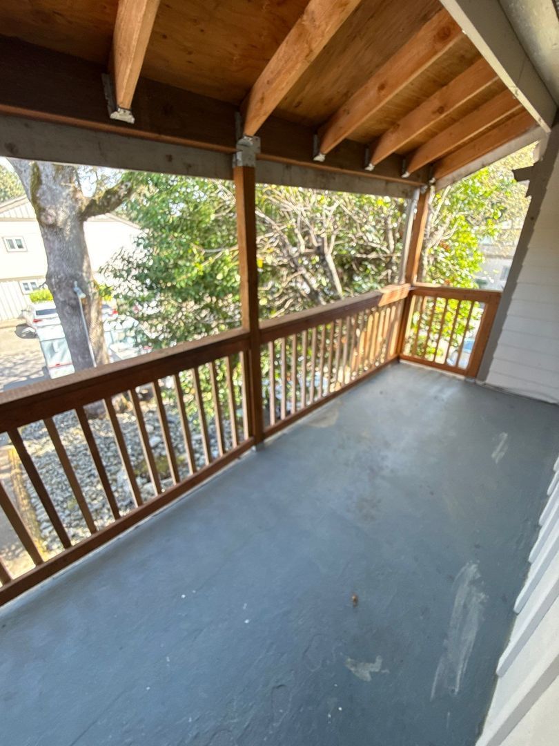 $1,025 First 3 Months, S Salem, 1 Bed, 1 Bath, 2nd Floor Apartment, Laundry On Site, AVAILABLE NOW! property image