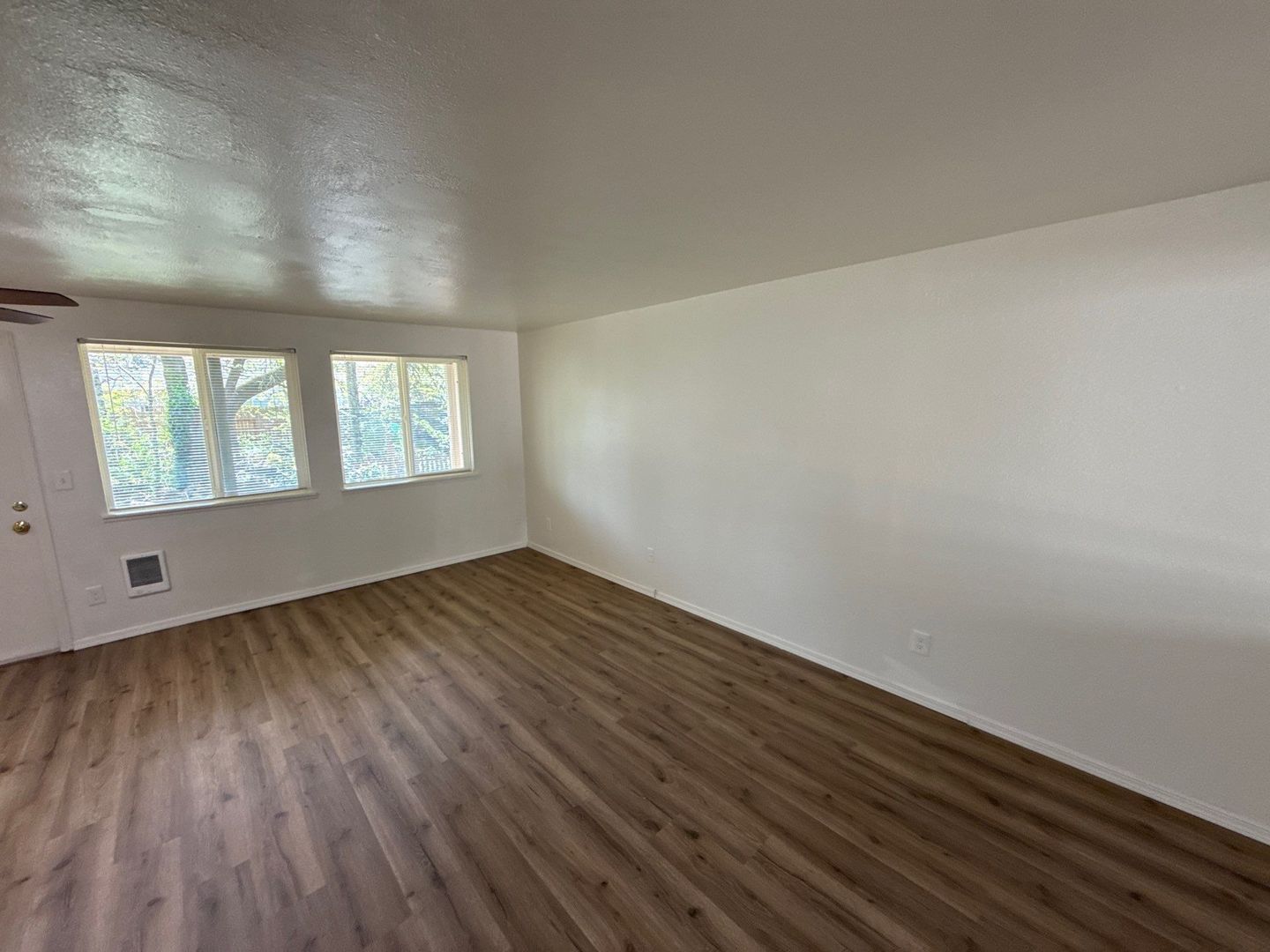 $1,025 First 3 Months, S Salem, 1 Bed, 1 Bath, 1st Floor Apartment, Laundry On Site, AVAILABLE NOW! property image